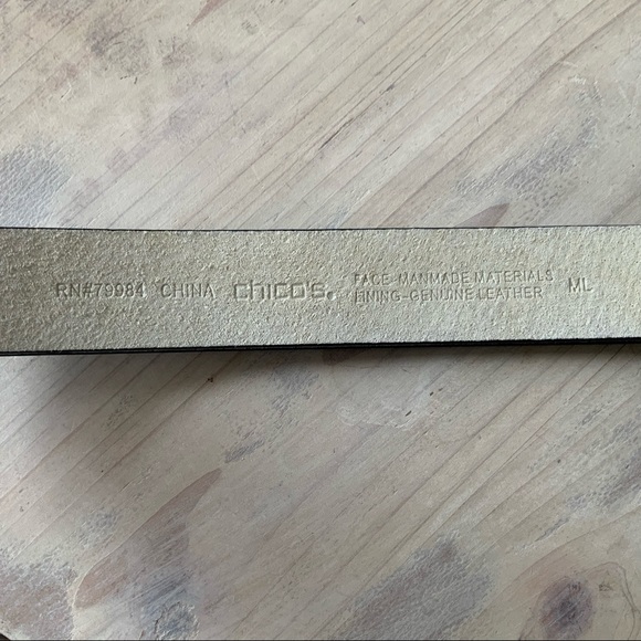 Chico’s Black Leather Adjustable Belt with Black Enamel Buckle, Sz M/L - Picture 5 of 5